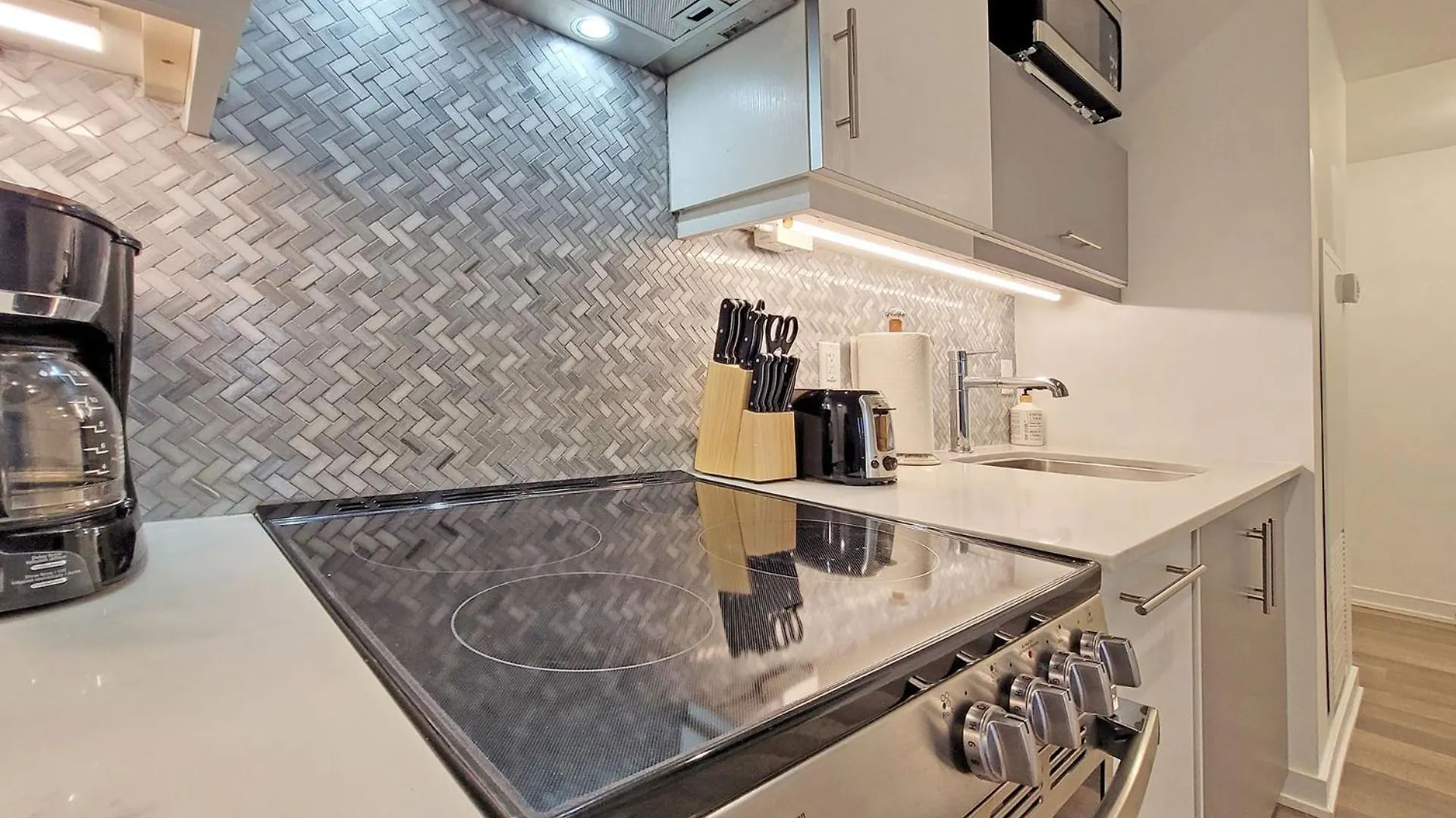 Cozy 3 Bedrooms Apartment Besides University Of Toronto ミシサガ カナダ