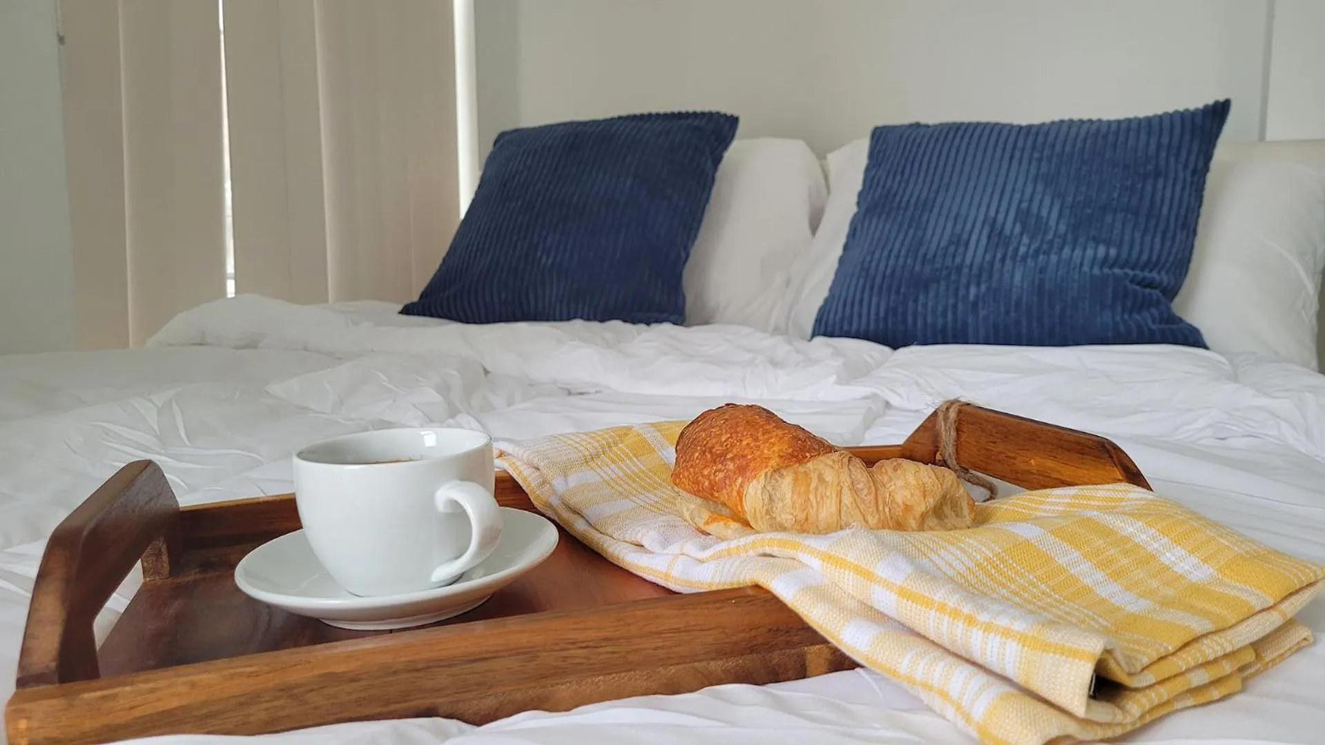 Cozy 3 Bedrooms Apartment Besides University Of Toronto ミシサガ カナダ